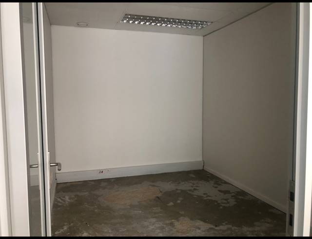 357M² OFFICE TO LET IN SANDHURST